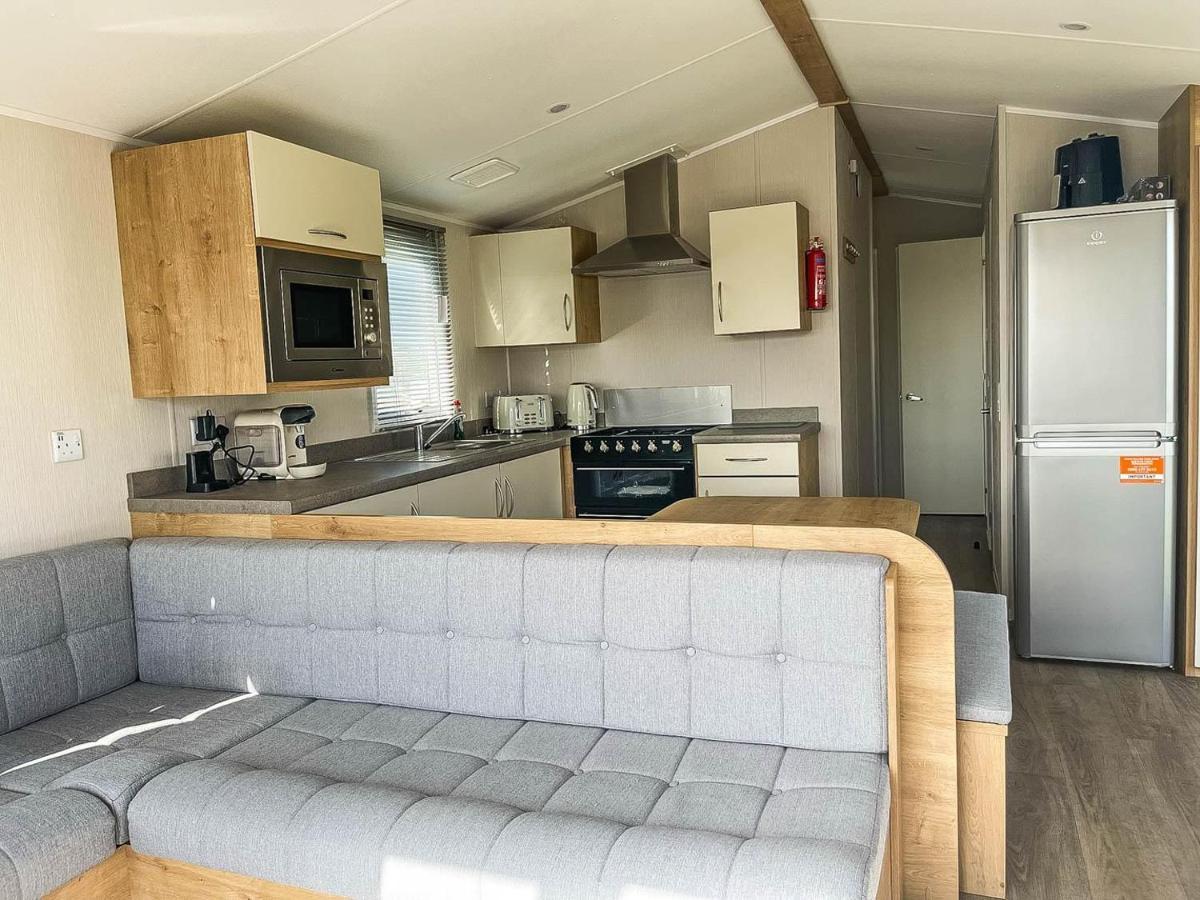 Lovely 8 Berth Caravan For Hire At Barmston Beach Holiday Park Ref 62002O Hotell Lund Exteriör bild